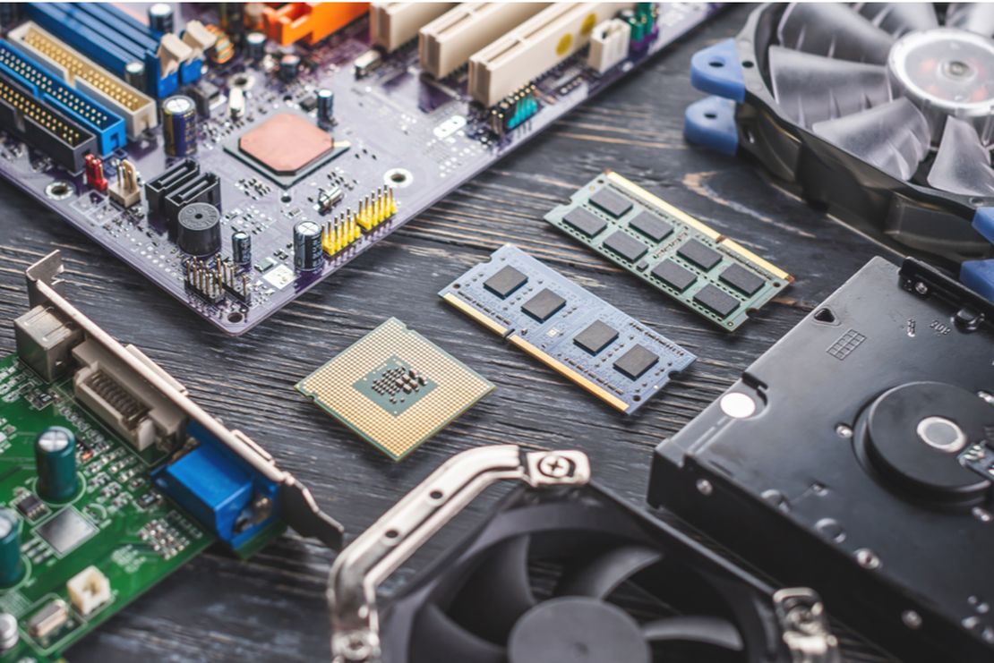 image-30(image-30.png)
Considerations
Yes, there are some cons if you are not that familiar with PowerShell. For example, if configured a VM template you are not able to change the VM size within the portal.
The virtual machine size is greyed out.
Another thing is if you don’t fill in all the mandatory parameters you will break the template. During tests, I broke the template multiple times because of missing parameters. However, the docs aren’t telling you some parameters are extremely important.
For example, when only providing the VM CPU’s and memory you will get something like below where the VM type is missing.
Or even worse, no VM at all.
Luckily the Create-AvdVmTemplate in the Az.Avd PowerShell module helps you avoid this.
Thank you for reading this blog about using VM templates for AVD sessionhost automation.
Thank you for reading my blog using vm templates for avd sessionhost automation.
I hope you got a bit inspired. Enjoy your day and happy automating 👋
![post-thumb